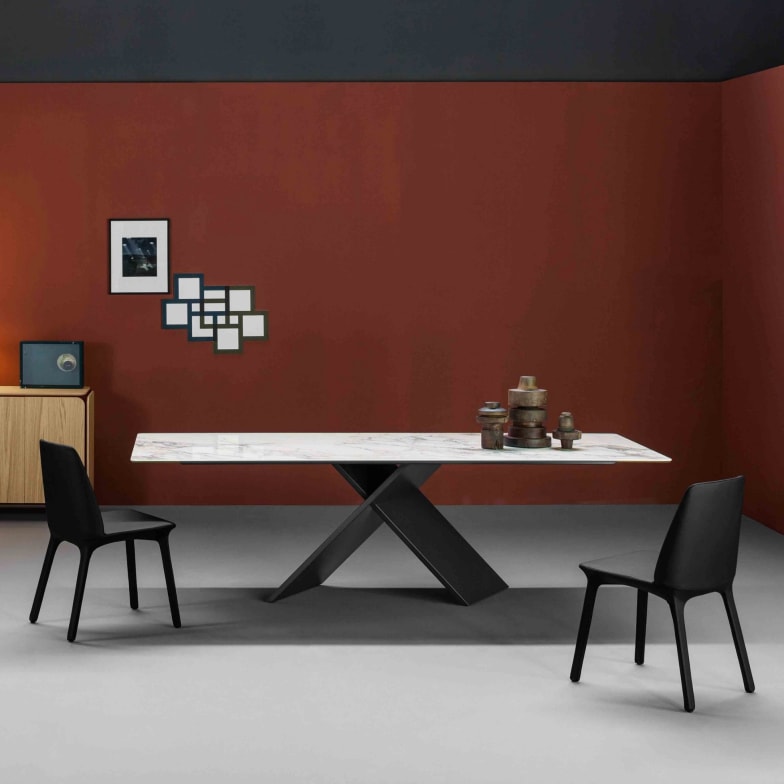 Ax extandable dining table by Bonaldo