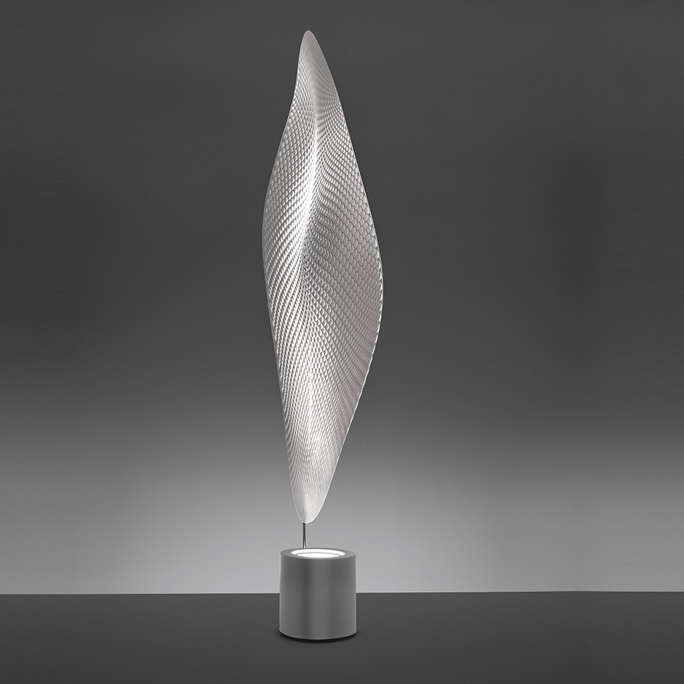 Stehleuchte Cosmic Leaf von Artemide