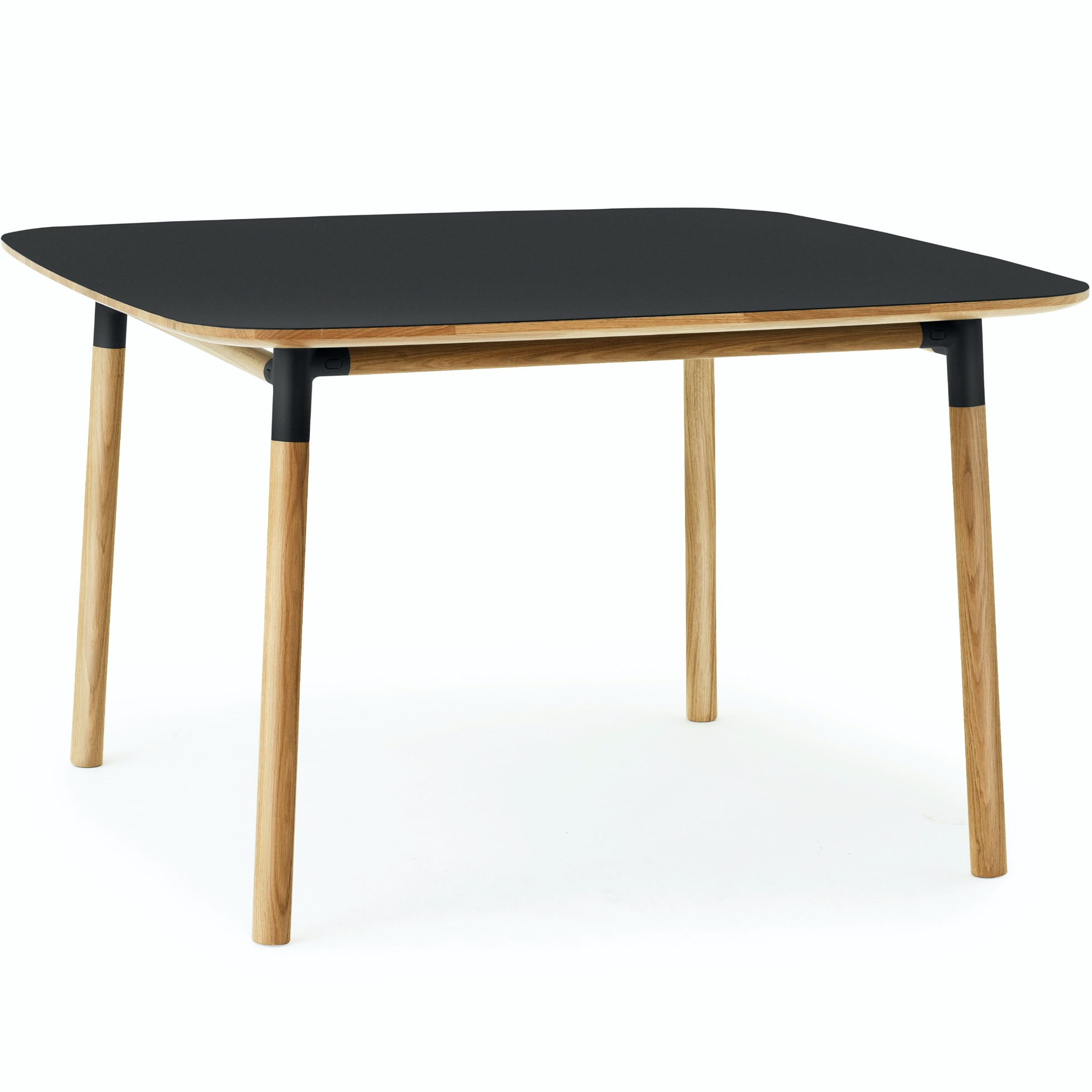 Tisch Form (120x120cm) von Normann Copenhagen